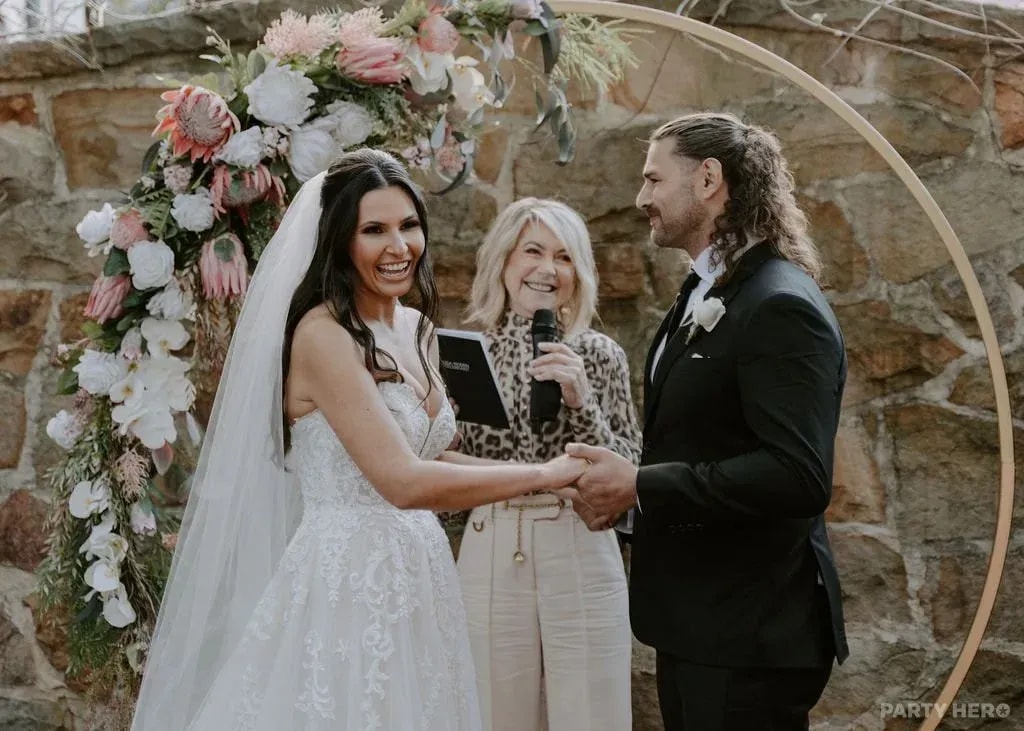 Love Lisa Celebrant - wedding celebrant in Wollongong