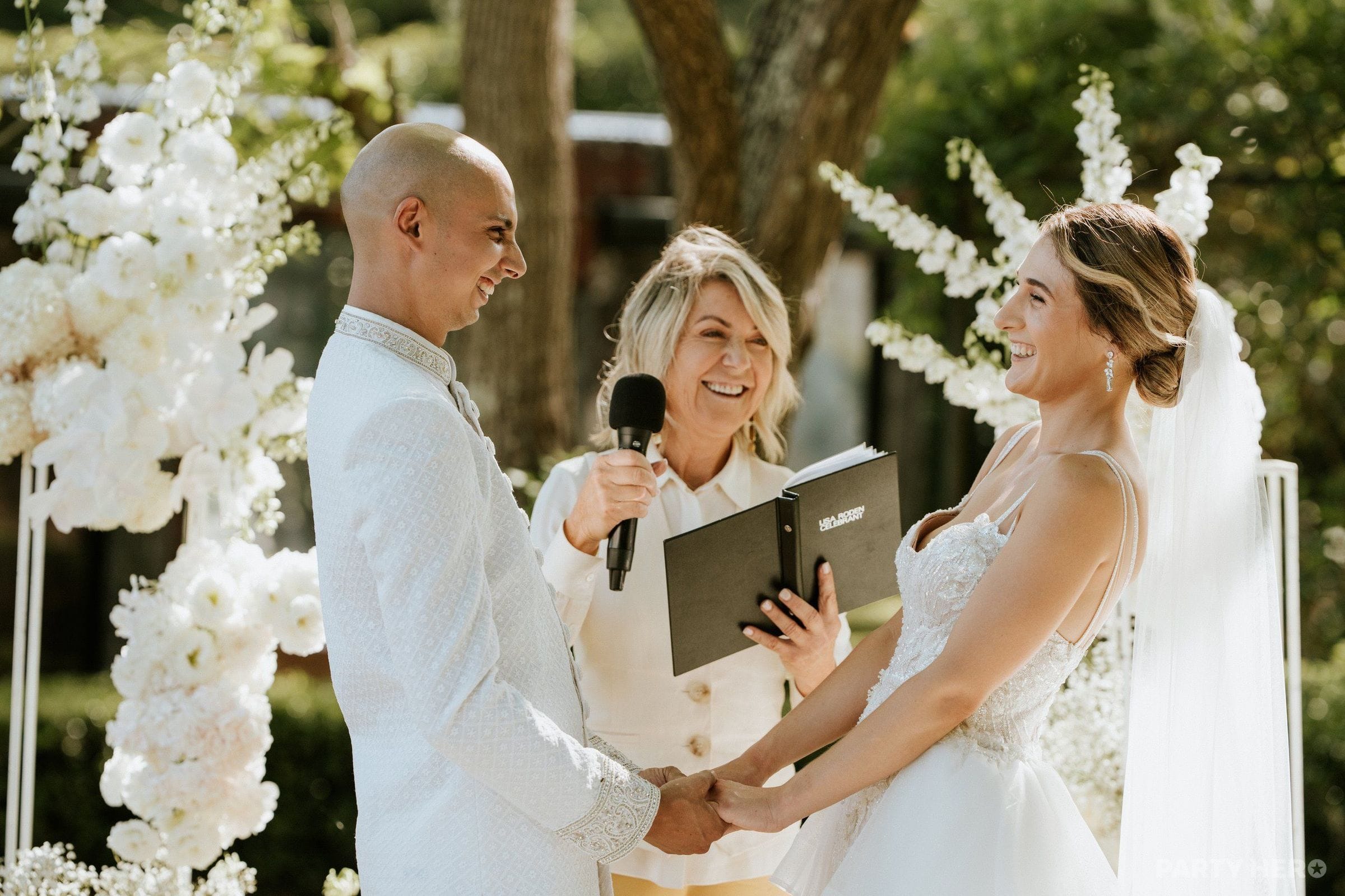 Love Lisa Celebrant - wedding celebrant in Wollongong