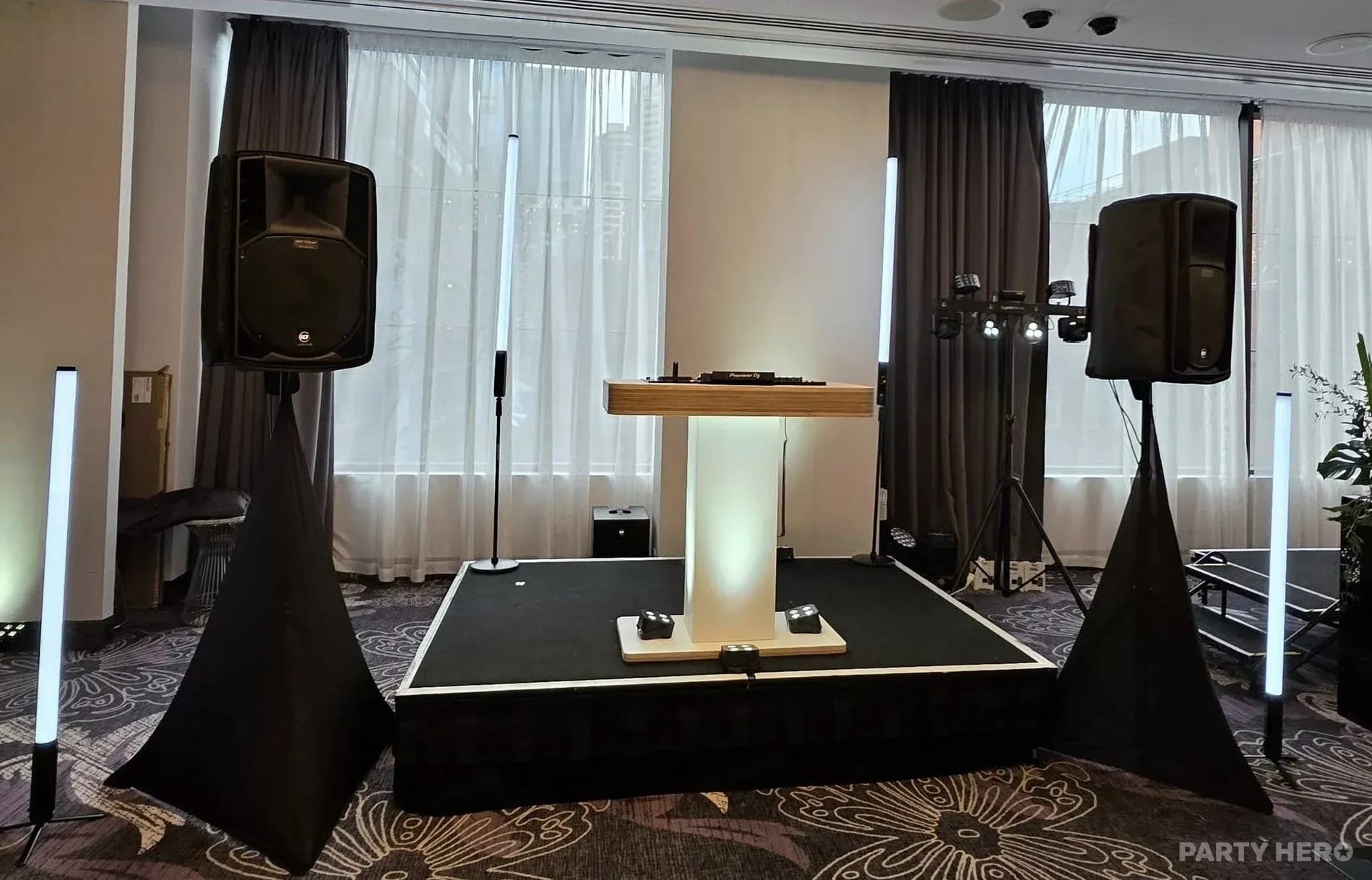 Moving Melodies Entertainment - dj hire on the Mornington Peninsula