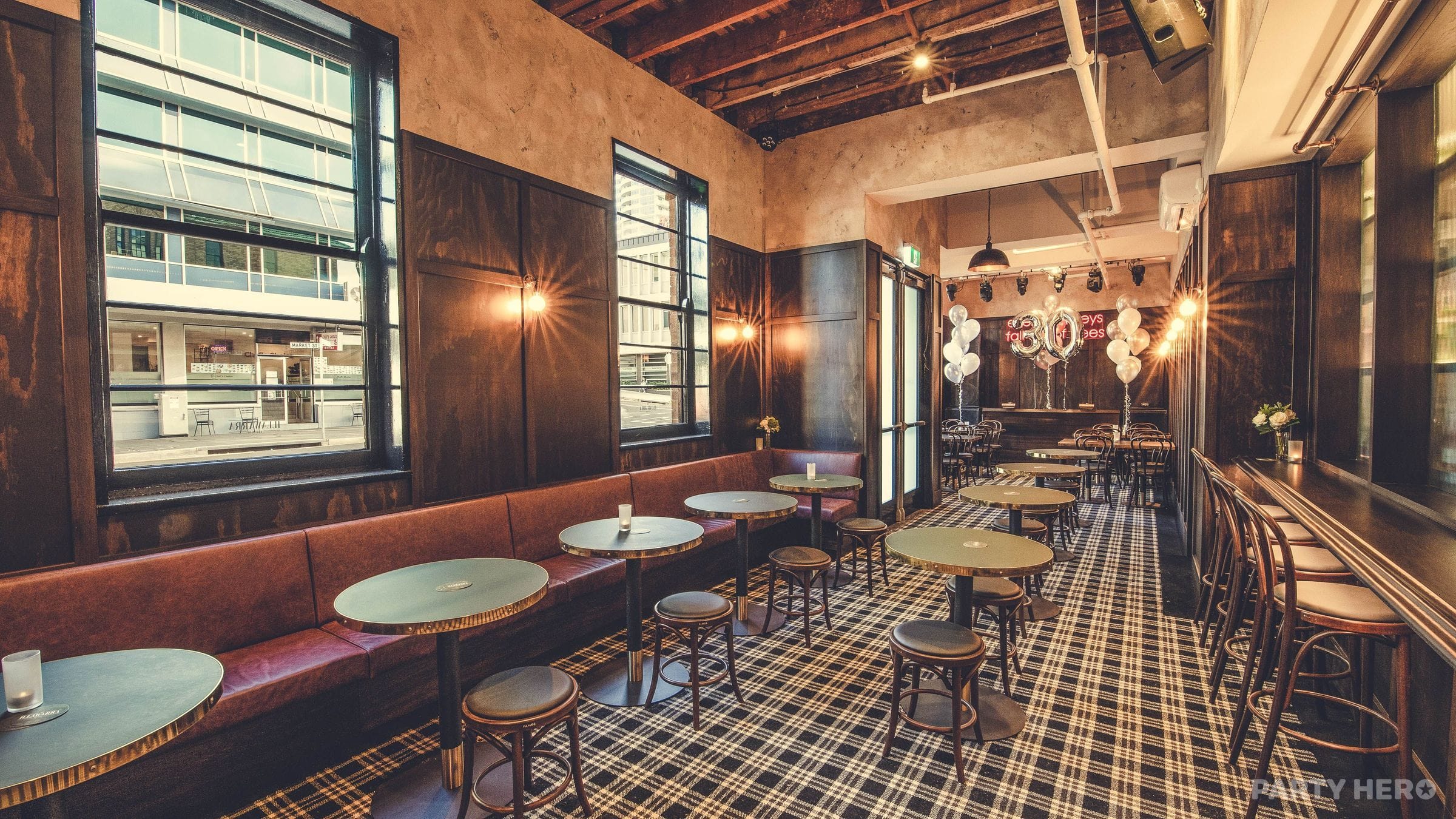 Hilda's Bar at The Illawarra Hotel - party venue in Wollongong