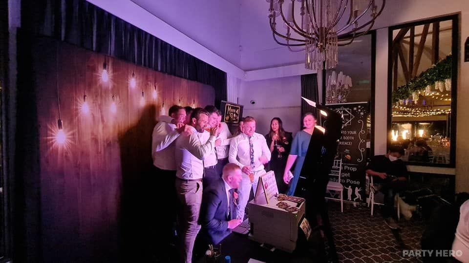 Hunter Valley Mirror Booth - photobooth hire in the Hunter Valley