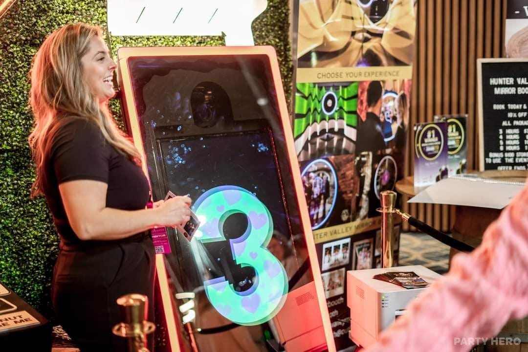 Hunter Valley Mirror Booth - photobooth hire in the Hunter Valley