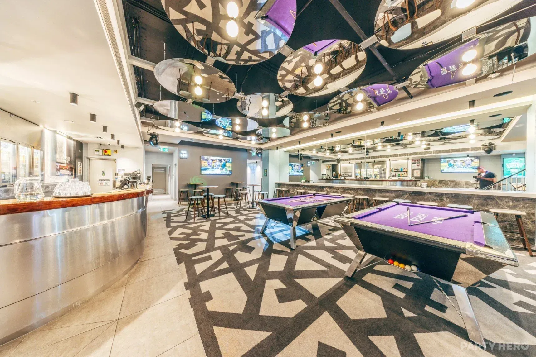 World Square Bar